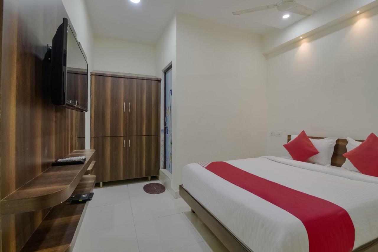 Neema Residency Hotel Anantapur Buitenkant foto