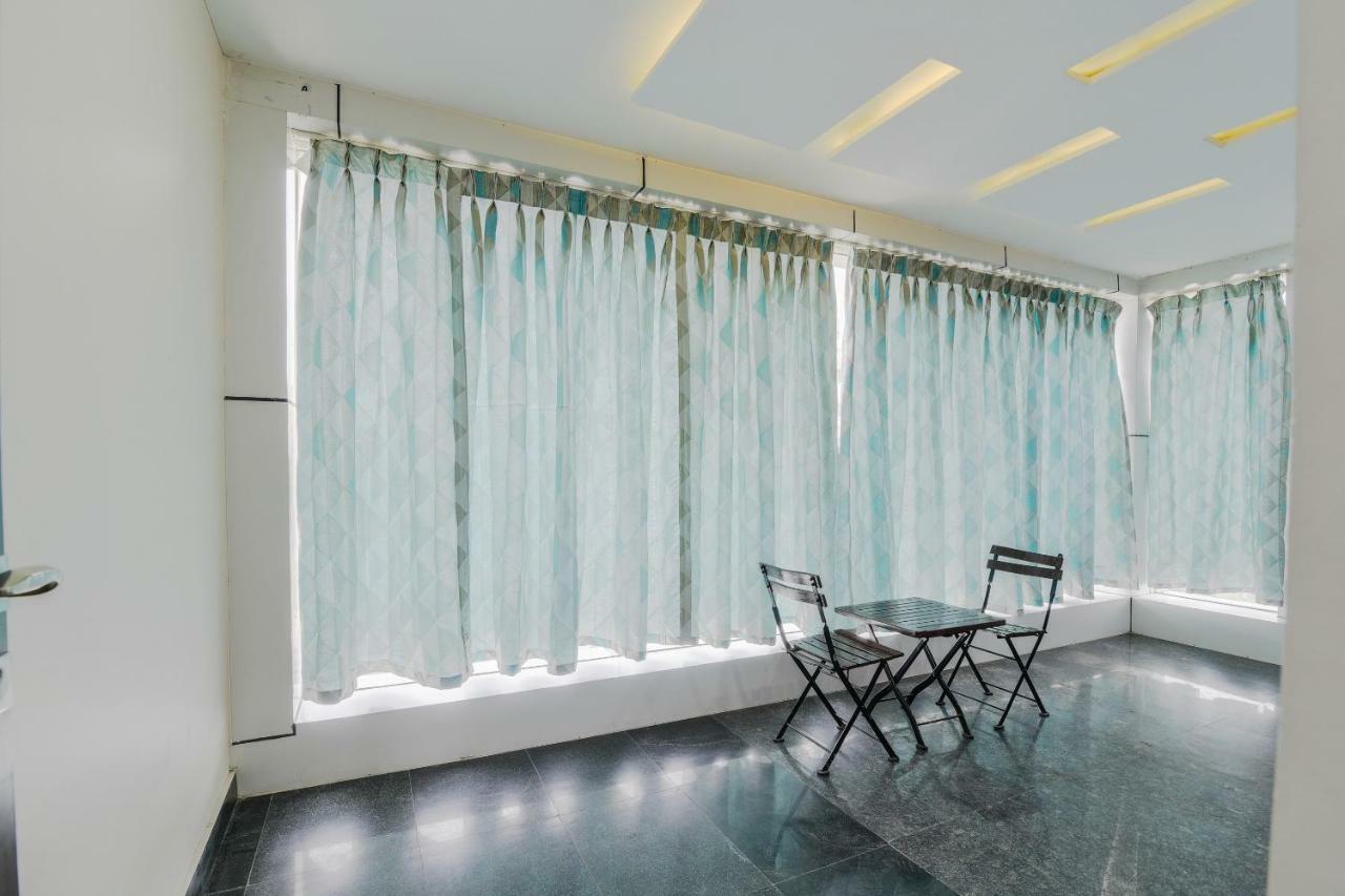 Neema Residency Hotel Anantapur Buitenkant foto