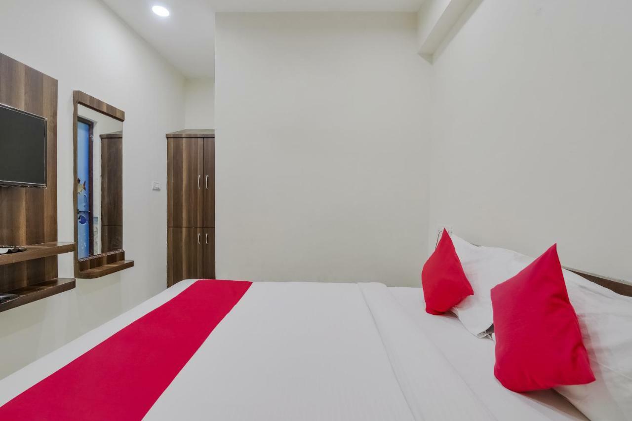 Neema Residency Hotel Anantapur Buitenkant foto