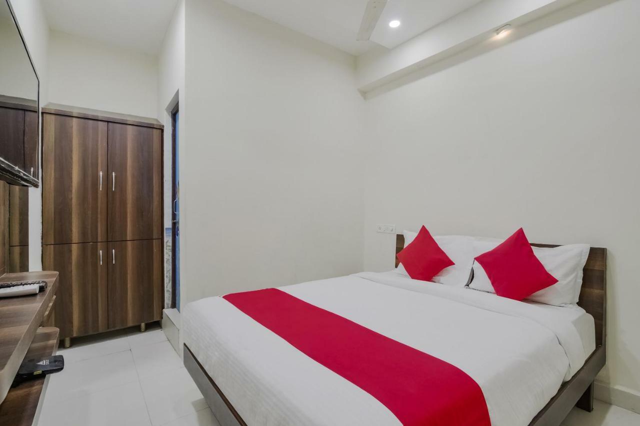 Neema Residency Hotel Anantapur Buitenkant foto