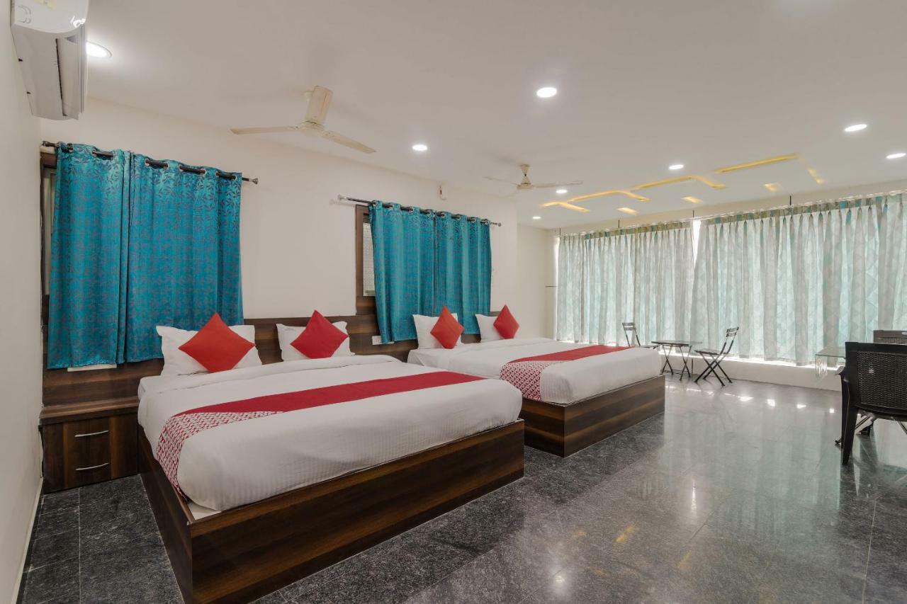 Neema Residency Hotel Anantapur Buitenkant foto