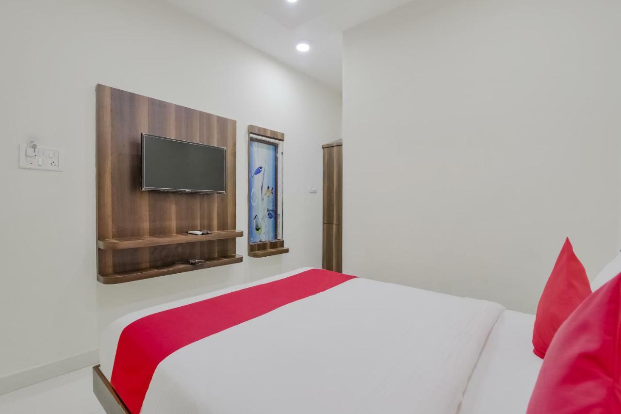 Neema Residency Hotel Anantapur Buitenkant foto